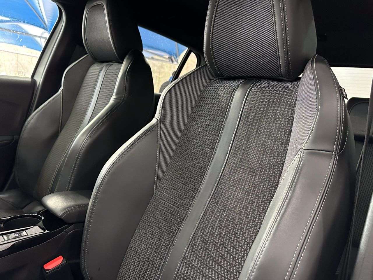 2021 PEUGEOT 208 2021 PEUGEOT 208