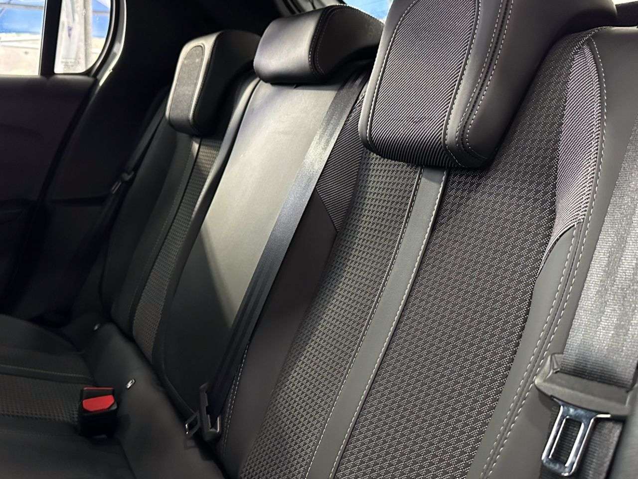 2021 PEUGEOT 208 2021 PEUGEOT 208