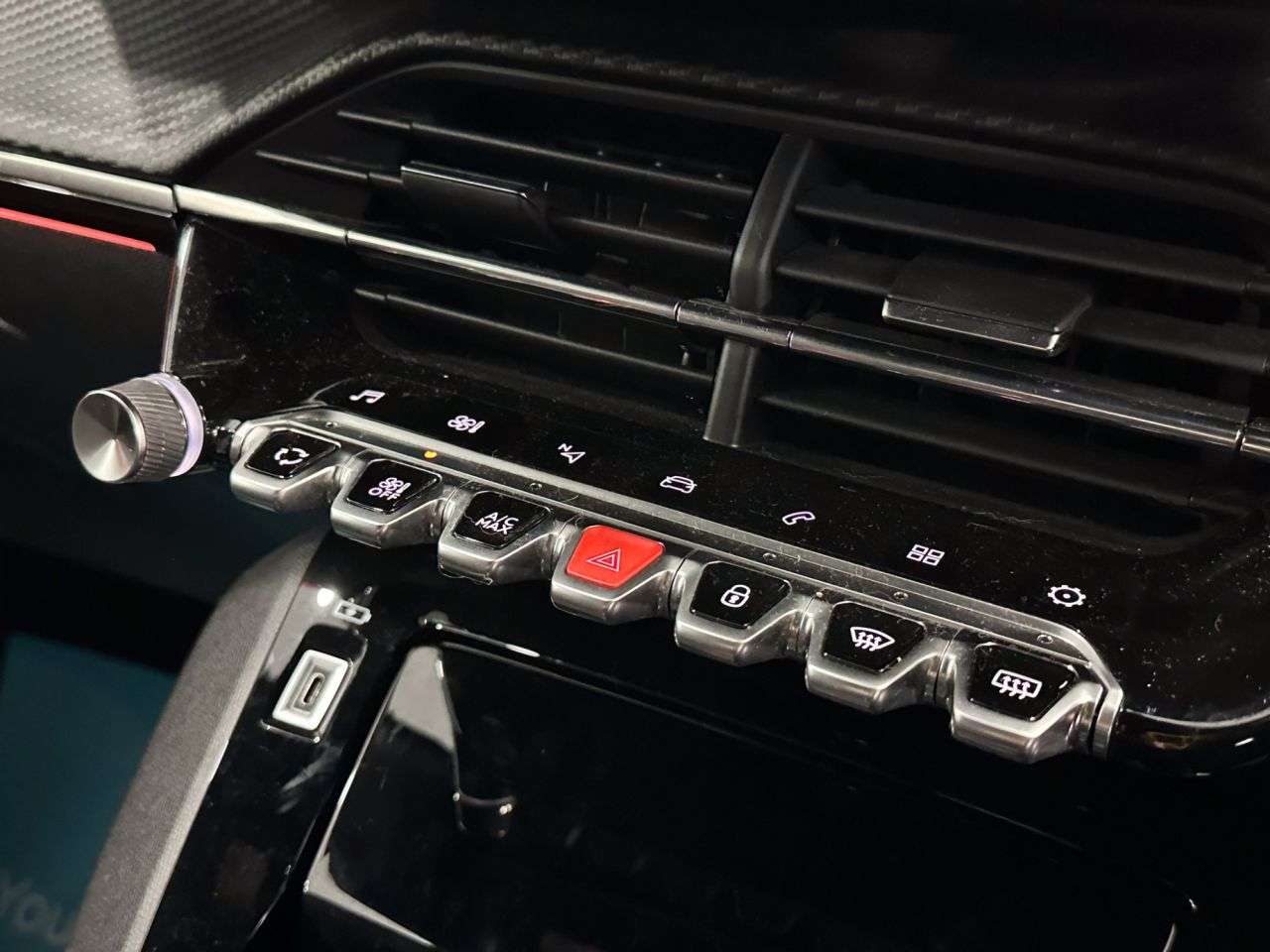 2021 PEUGEOT 208 2021 PEUGEOT 208