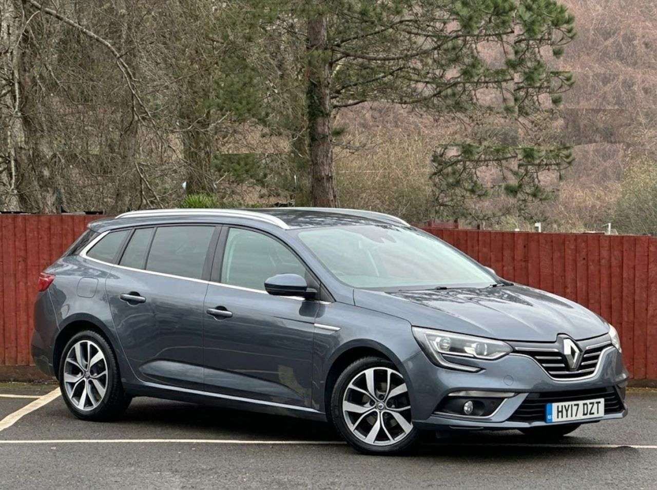 A 2017 RENAULT MEGANE 1.5 dCi Dynamique S Nav Sport Tourer 5dr Diesel Manual Euro 6 (s/s) (110 ps A 2017 RENAULT MEGANE 1.5 dCi Dynamique S Nav Sport Tourer 5dr Diesel Manual Euro 6 (s/s) (110 ps