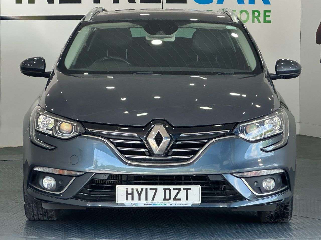 A 2017 RENAULT MEGANE 1.5 dCi Dynamique S Nav Sport Tourer 5dr Diesel Manual Euro 6 (s/s) (110 ps A 2017 RENAULT MEGANE 1.5 dCi Dynamique S Nav Sport Tourer 5dr Diesel Manual Euro 6 (s/s) (110 ps