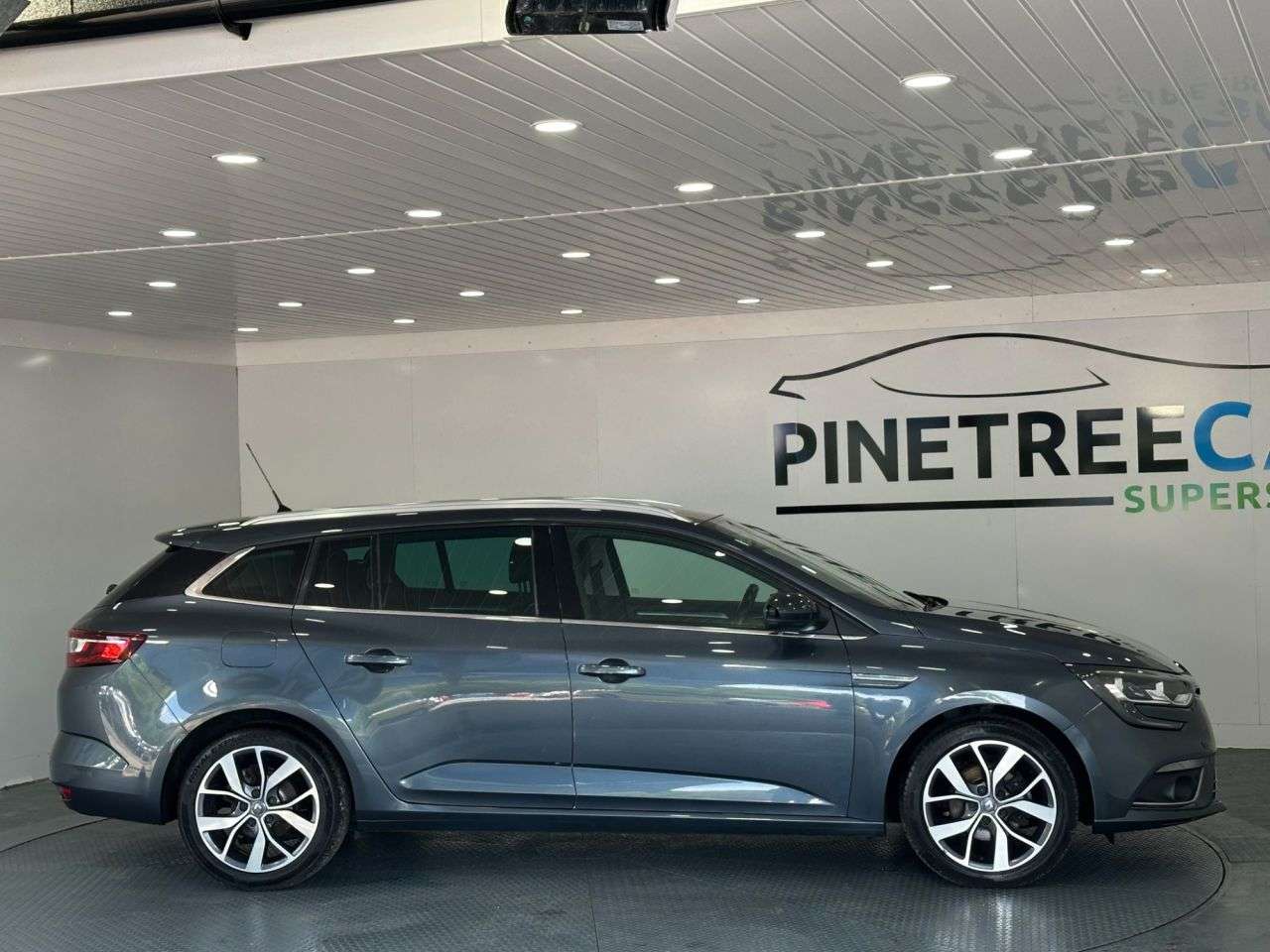 2017 RENAULT MEGANE 2017 RENAULT MEGANE