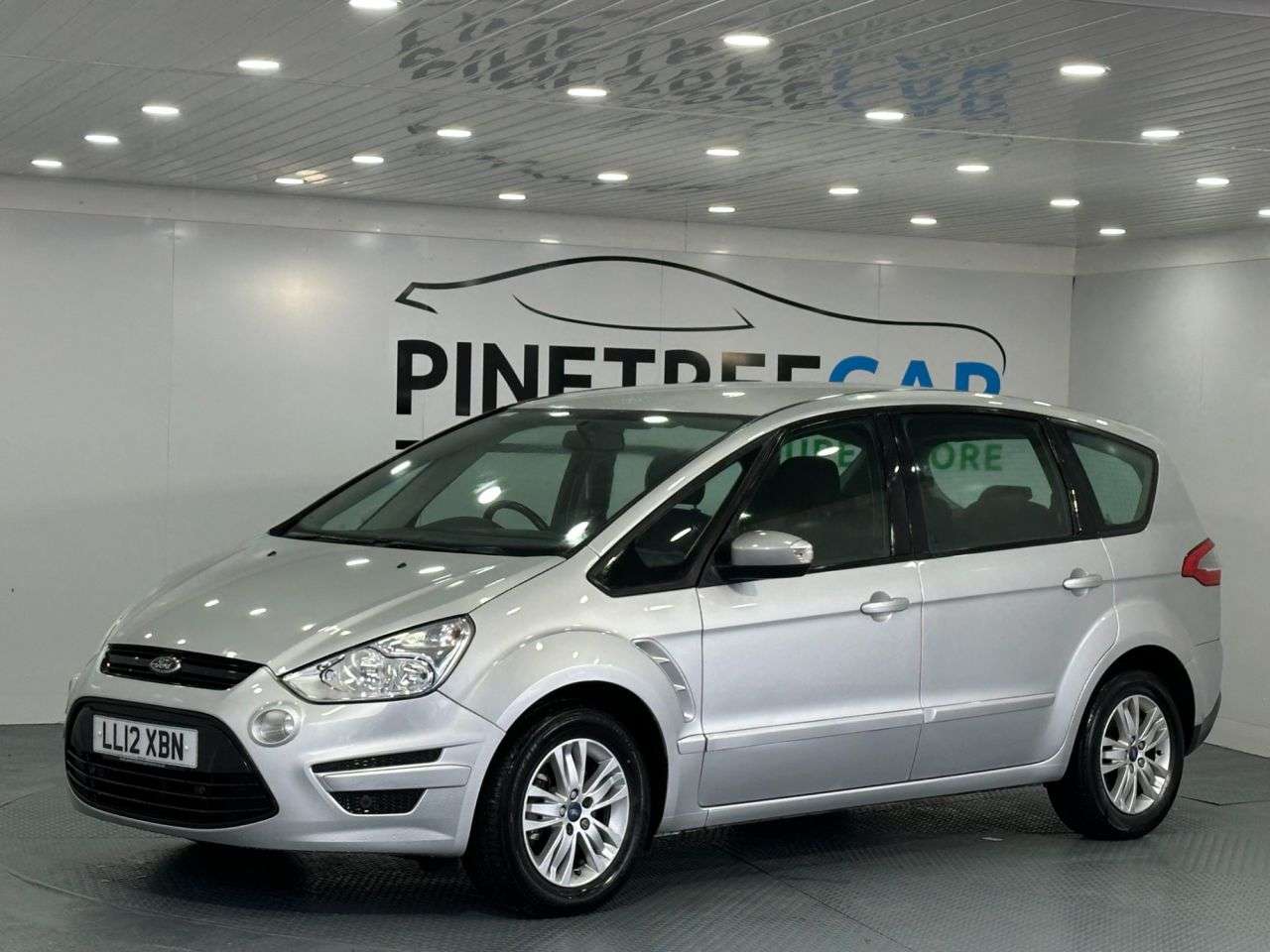A 2012 FORD S-MAX ZETEC A 2012 FORD S-MAX ZETEC