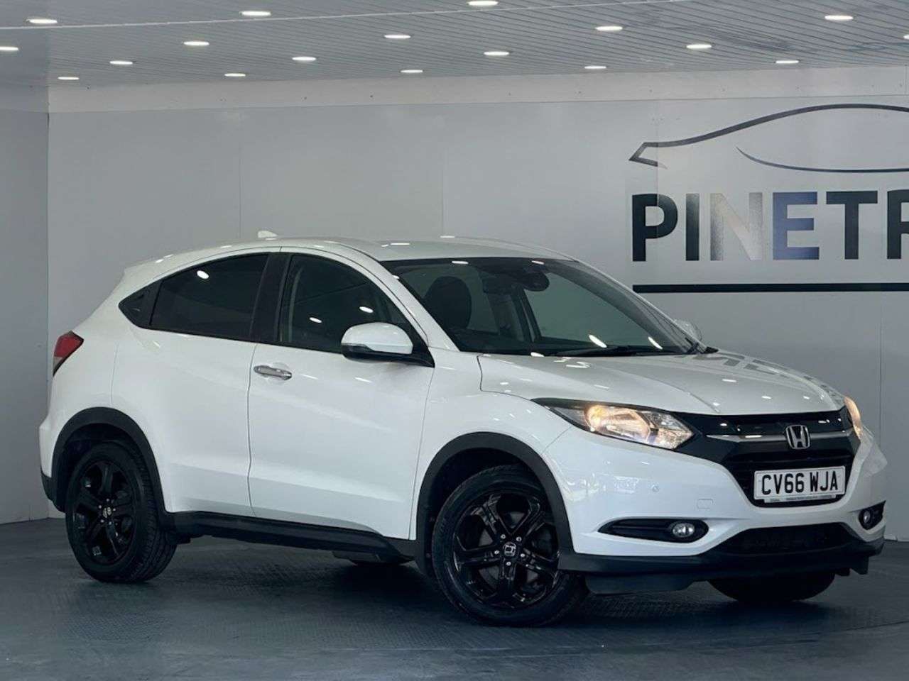 A 2017 HONDA HR-V 1.6 i-DTEC SE Navi SUV 5dr Diesel Manual Euro 6 (s/s) (120 ps) A 2017 HONDA HR-V 1.6 i-DTEC SE Navi SUV 5dr Diesel Manual Euro 6 (s/s) (120 ps)
