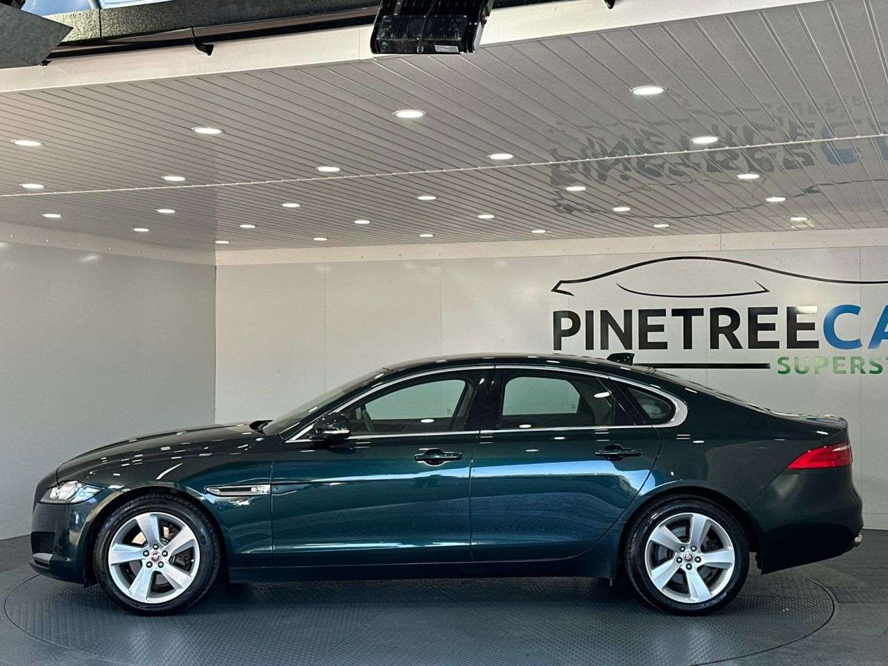 2017 JAGUAR XF 2017 JAGUAR XF