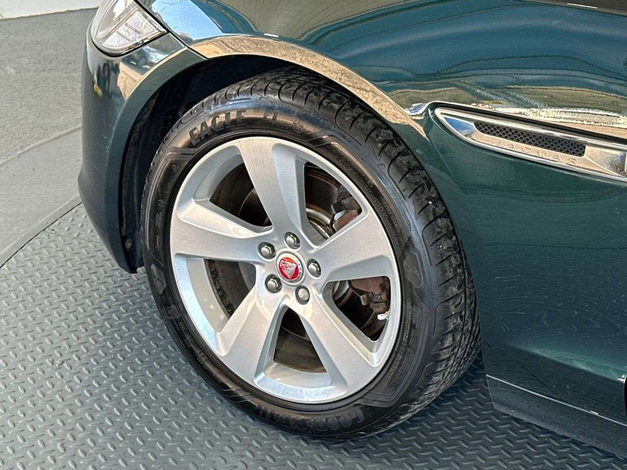 2017 JAGUAR XF 2017 JAGUAR XF