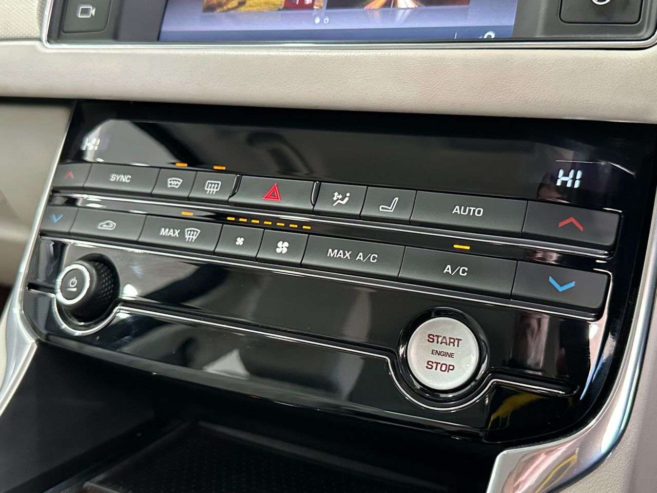 2017 JAGUAR XF 2017 JAGUAR XF