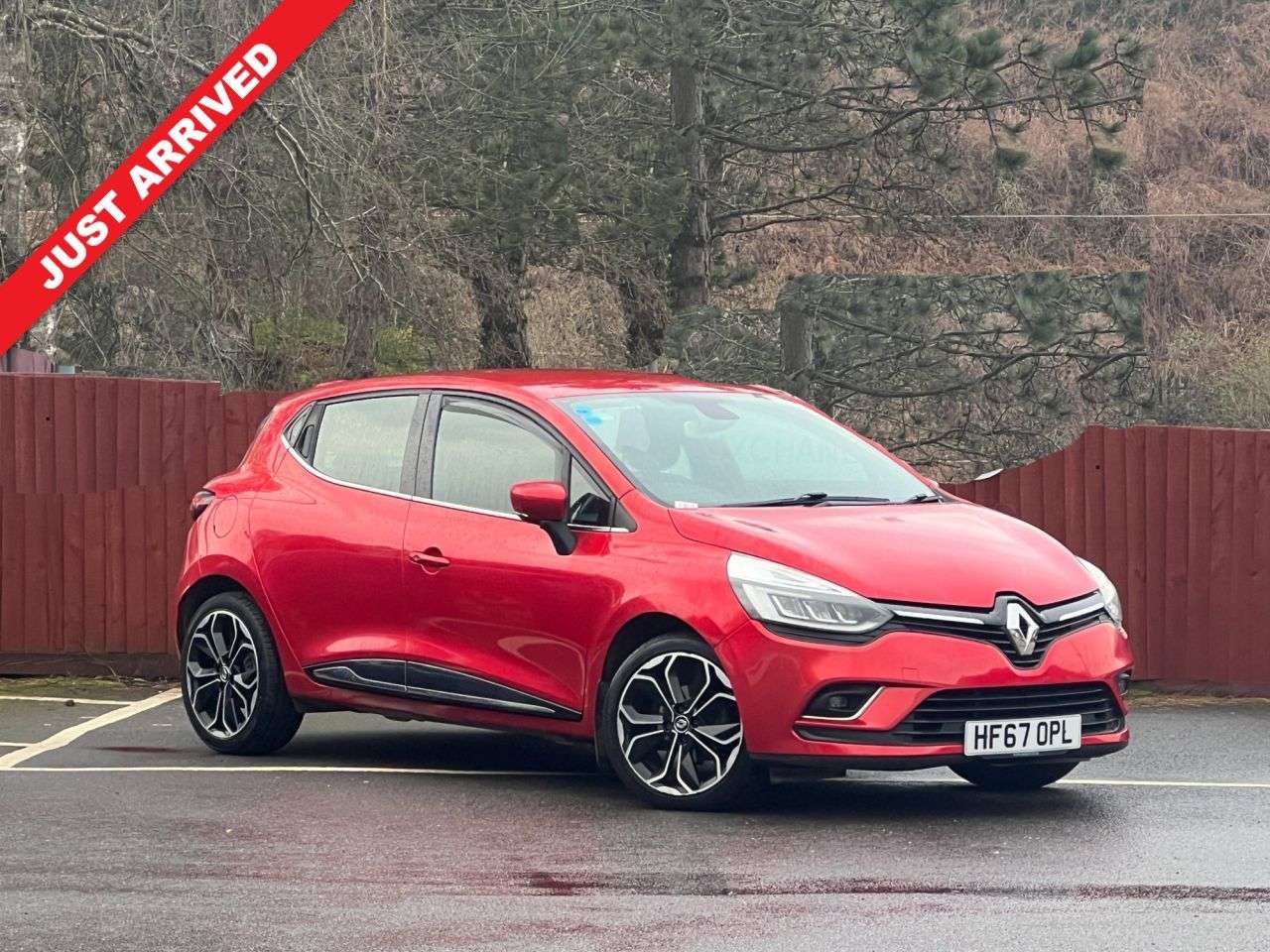 A 2017 RENAULT CLIO 0.9 TCe Dynamique S Nav Hatchback 5dr Petrol Manual Euro 6 (s/s) (90 ps) A 2017 RENAULT CLIO 0.9 TCe Dynamique S Nav Hatchback 5dr Petrol Manual Euro 6 (s/s) (90 ps)