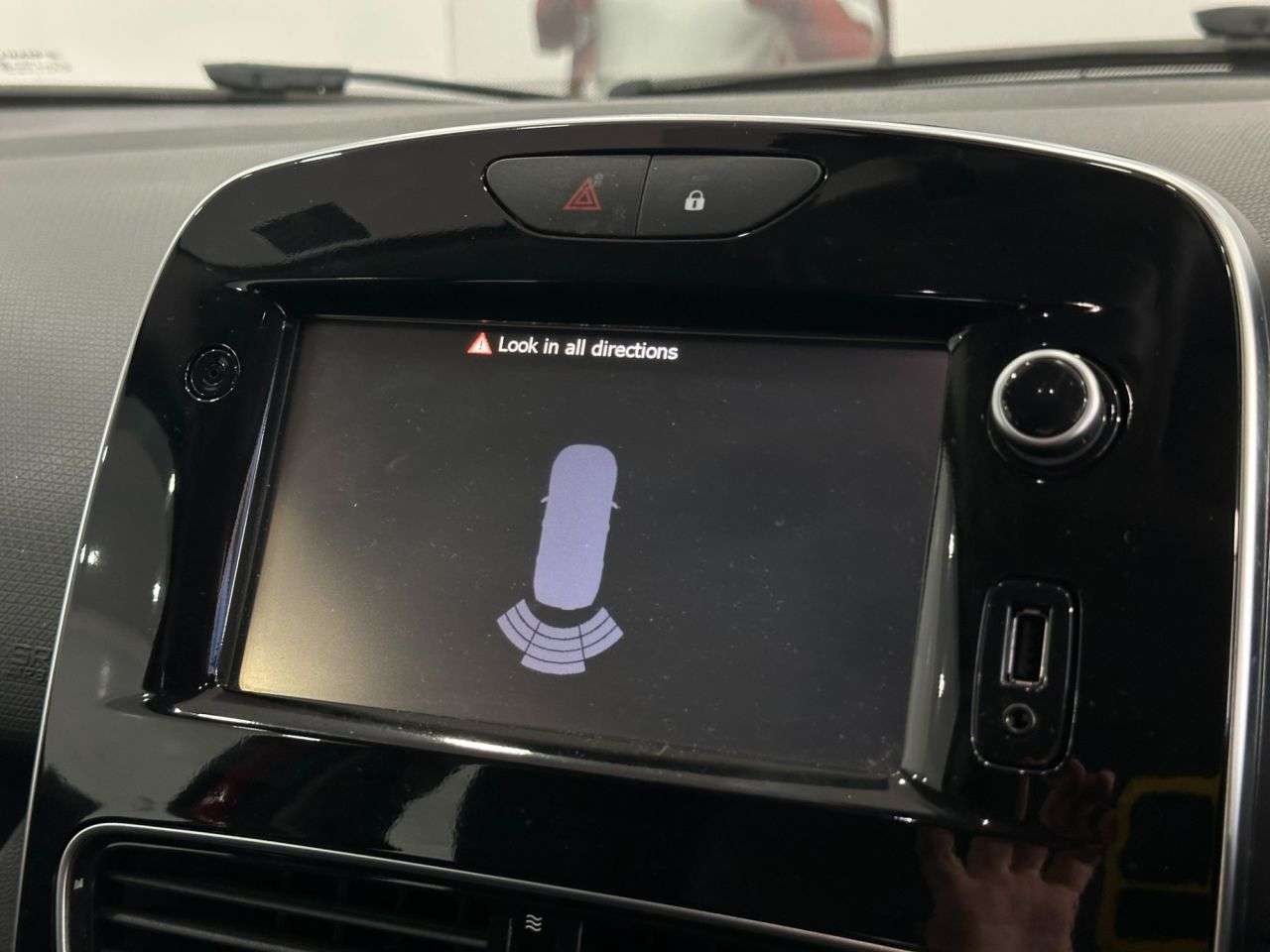 2017 RENAULT CLIO 2017 RENAULT CLIO