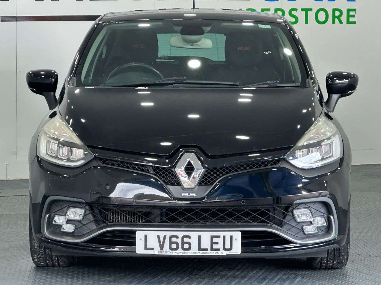 A 2016 RENAULT CLIO 1.6 TCe Renaultsport Nav Trophy Hatchback 5dr Petrol Auto Euro 6 (s/s) (220 A 2016 RENAULT CLIO 1.6 TCe Renaultsport Nav Trophy Hatchback 5dr Petrol Auto Euro 6 (s/s) (220