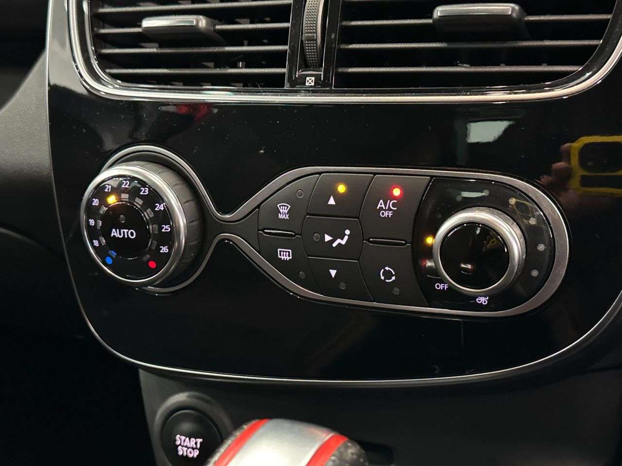 2016 RENAULT CLIO 2016 RENAULT CLIO