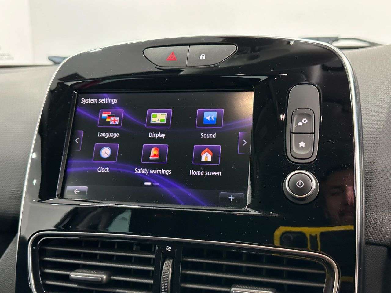 2016 RENAULT CLIO 2016 RENAULT CLIO