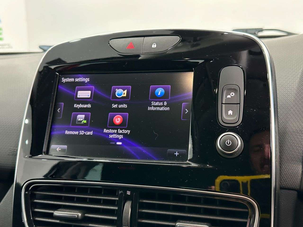 2016 RENAULT CLIO 2016 RENAULT CLIO