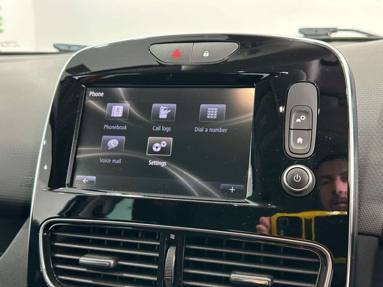 2016 RENAULT CLIO 2016 RENAULT CLIO