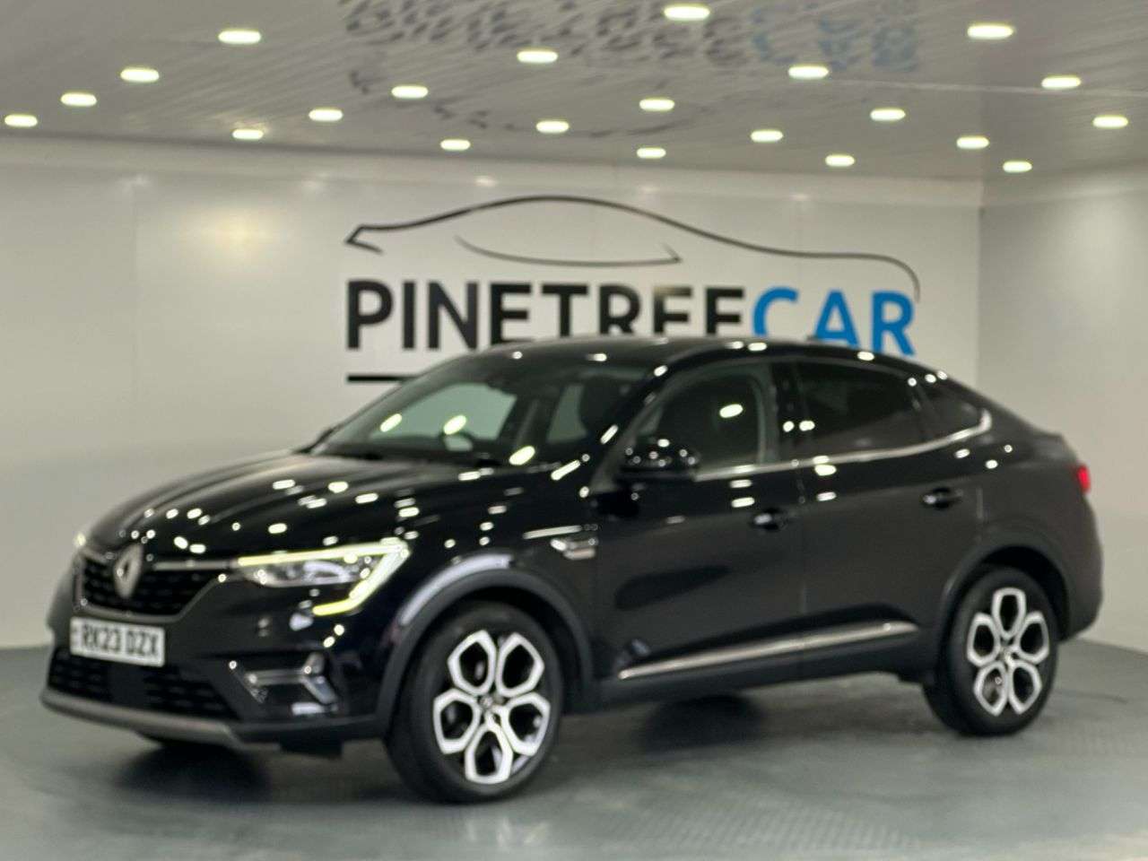 A 2023 RENAULT ARKANA 1.3 MHEV techno SUV 5dr Petrol EDC 2WD Euro 6 (s/s) (140 ps) A 2023 RENAULT ARKANA 1.3 MHEV techno SUV 5dr Petrol EDC 2WD Euro 6 (s/s) (140 ps)