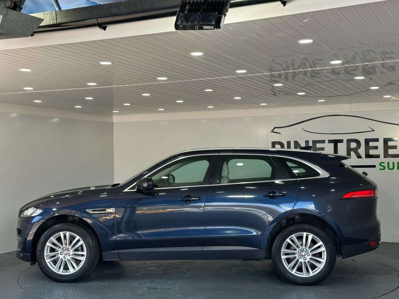 2018 JAGUAR F-PACE 2018 JAGUAR F-PACE