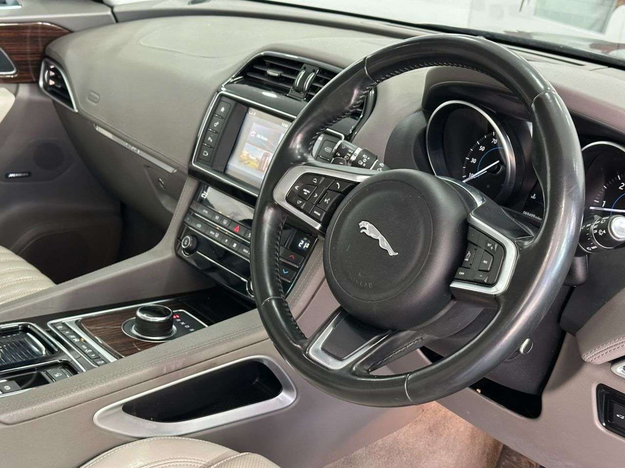 2018 JAGUAR F-PACE 2018 JAGUAR F-PACE