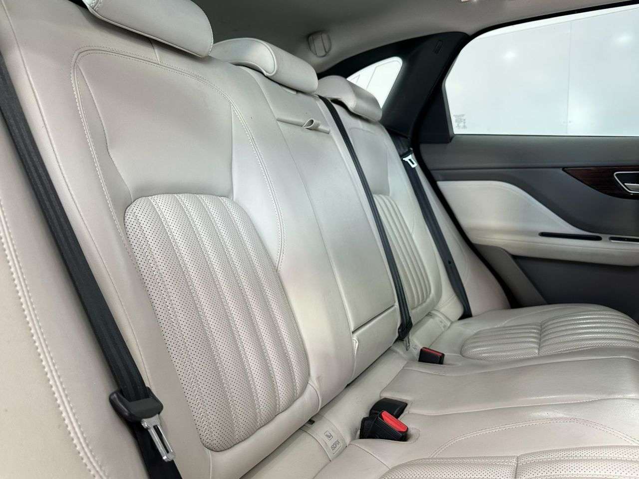 2018 JAGUAR F-PACE 2018 JAGUAR F-PACE