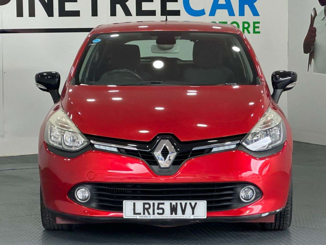 A 2015 RENAULT CLIO 1.5 dCi Dynamique S MediaNav Hatchback 5dr Diesel EDC Euro 5 (90 ps) A 2015 RENAULT CLIO 1.5 dCi Dynamique S MediaNav Hatchback 5dr Diesel EDC Euro 5 (90 ps)
