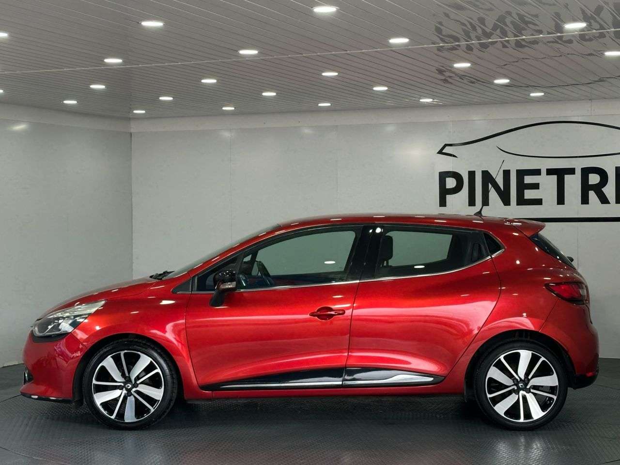 2015 RENAULT CLIO 2015 RENAULT CLIO