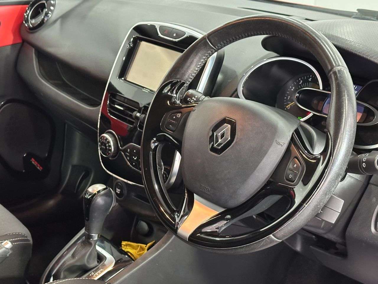 2015 RENAULT CLIO 2015 RENAULT CLIO