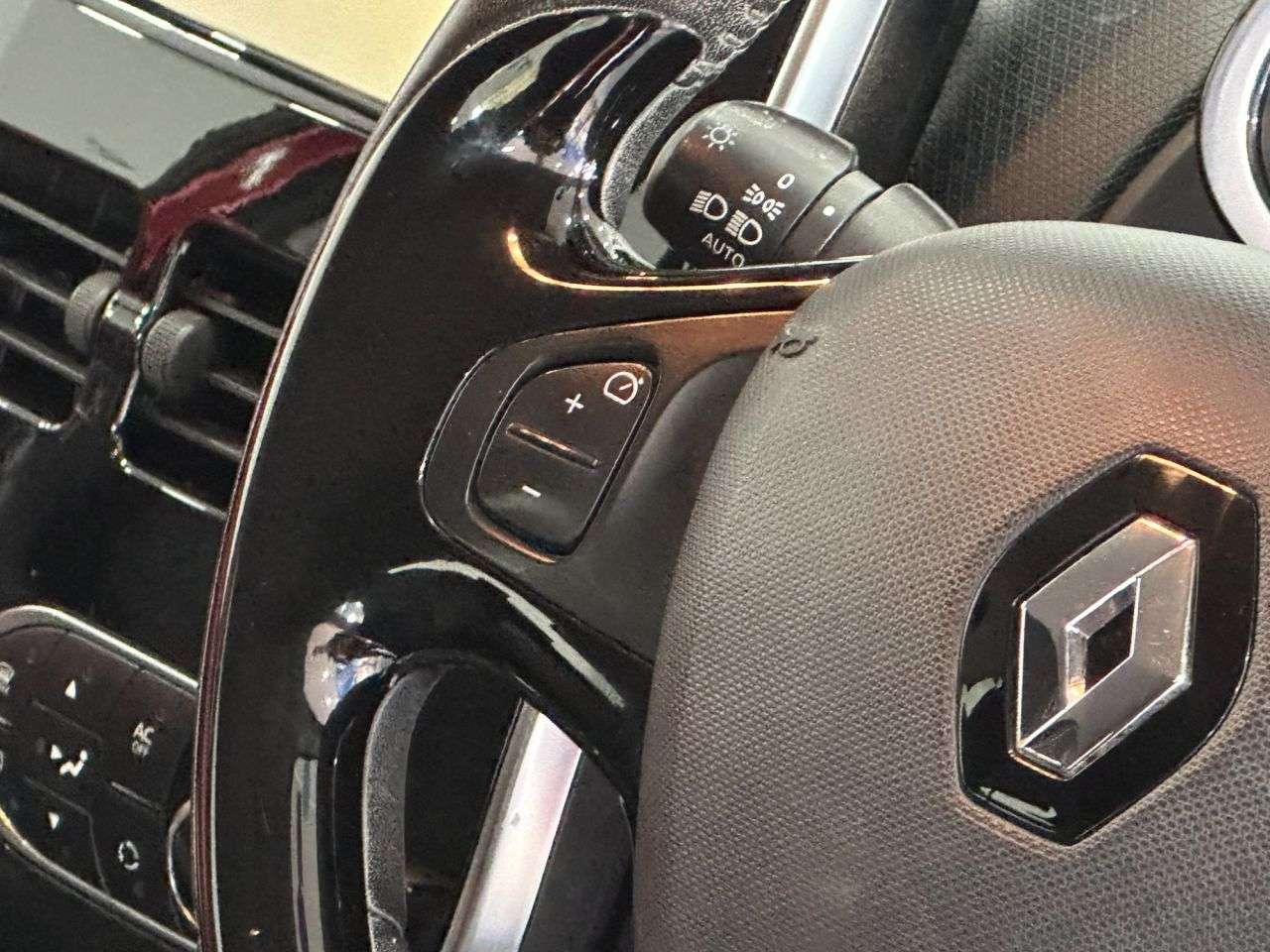 2015 RENAULT CLIO 2015 RENAULT CLIO