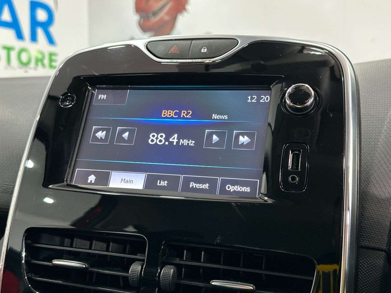 2015 RENAULT CLIO 2015 RENAULT CLIO