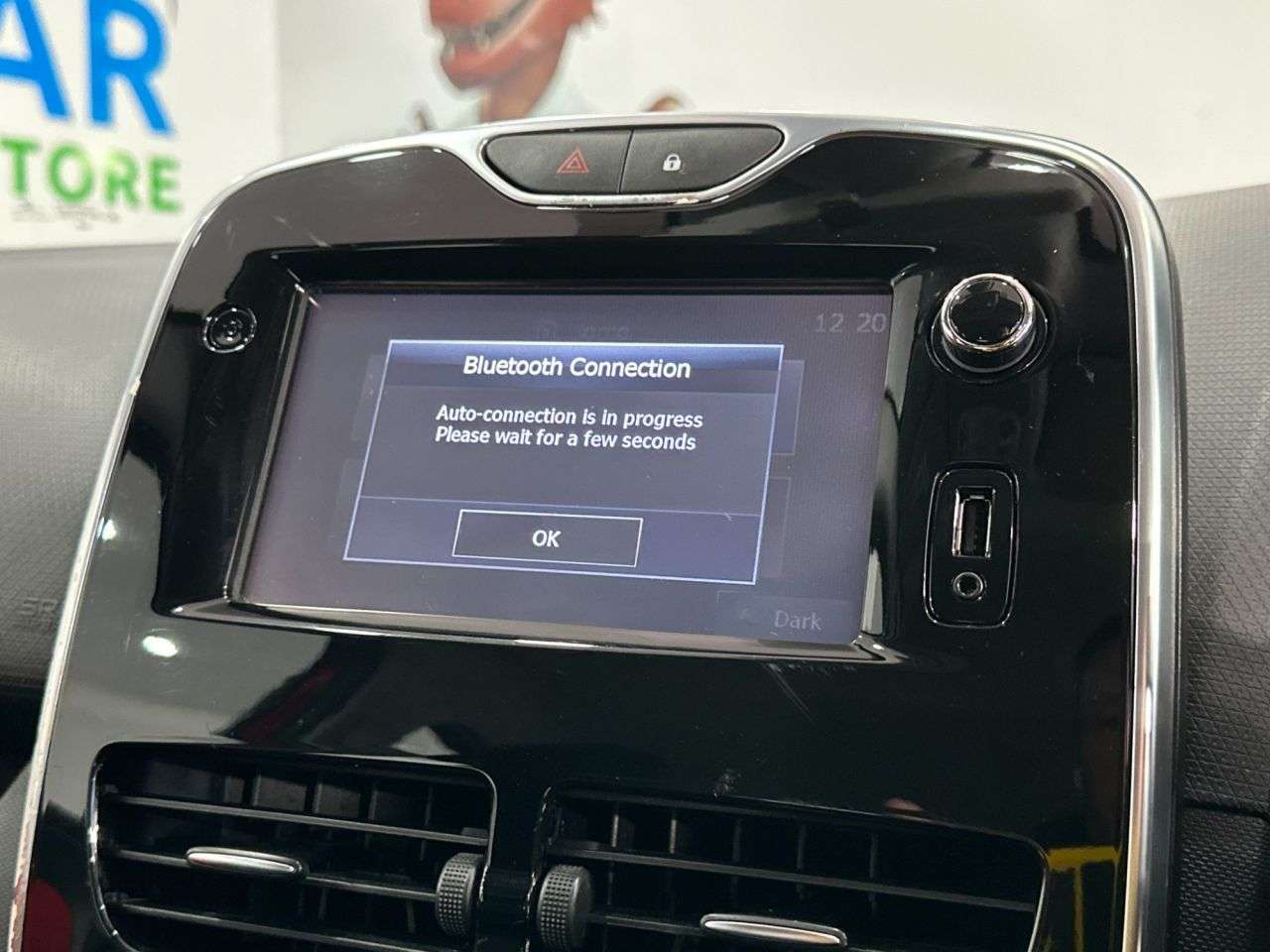 2015 RENAULT CLIO 2015 RENAULT CLIO