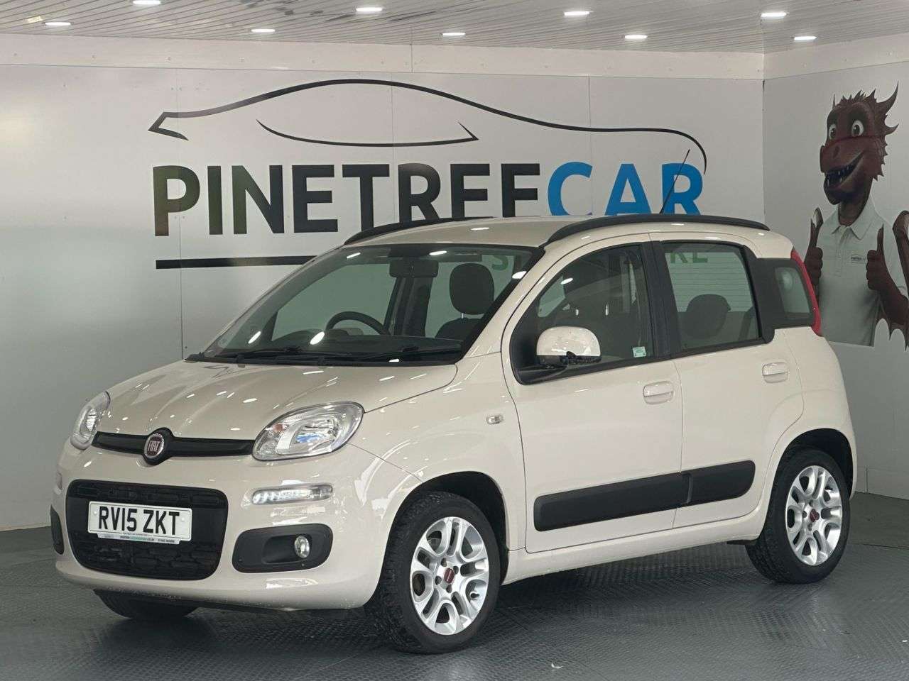 A 2015 FIAT PANDA 0.9 TwinAir Lounge Hatchback 5dr Petrol Manual Euro 6 (s/s) (85 bhp) A 2015 FIAT PANDA 0.9 TwinAir Lounge Hatchback 5dr Petrol Manual Euro 6 (s/s) (85 bhp)