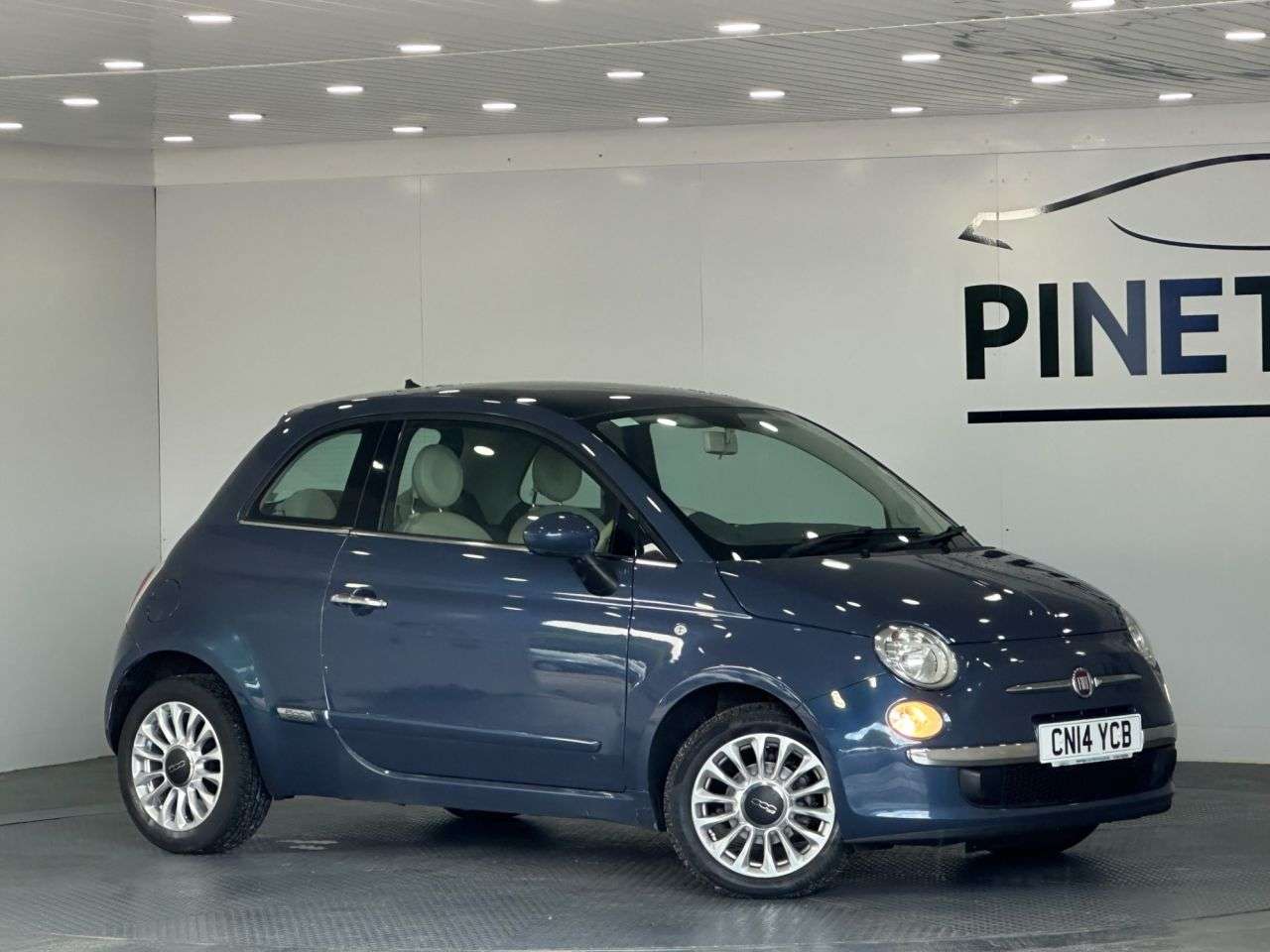 A 2014 FIAT 500 1.2 Lounge Hatchback 3dr Petrol Manual Euro 6 (s/s) (69 bhp) A 2014 FIAT 500 1.2 Lounge Hatchback 3dr Petrol Manual Euro 6 (s/s) (69 bhp)
