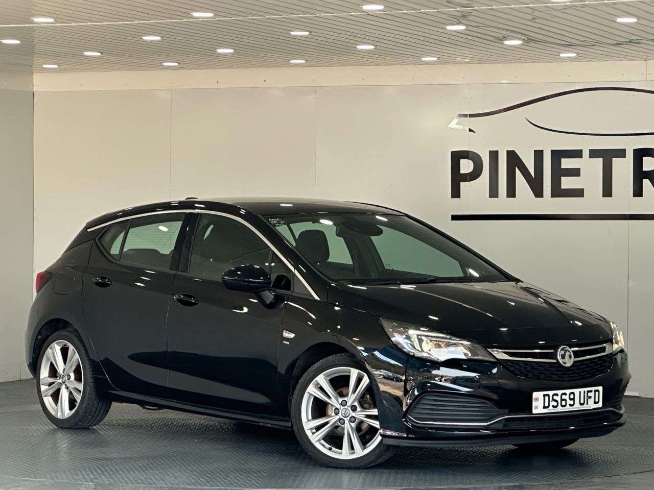 A 2019 VAUXHALL ASTRA 1.4i Turbo SRi VX Line Nav Hatchback 5dr Petrol Manual Euro 6 (s/s) (150 ps A 2019 VAUXHALL ASTRA 1.4i Turbo SRi VX Line Nav Hatchback 5dr Petrol Manual Euro 6 (s/s) (150 ps
