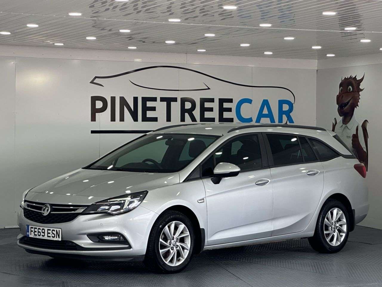 A 2019 VAUXHALL ASTRA 1.6 CDTi BlueInjection Design Sports Tourer 5dr Diesel Manual Euro 6 (s/s) A 2019 VAUXHALL ASTRA 1.6 CDTi BlueInjection Design Sports Tourer 5dr Diesel Manual Euro 6 (s/s)