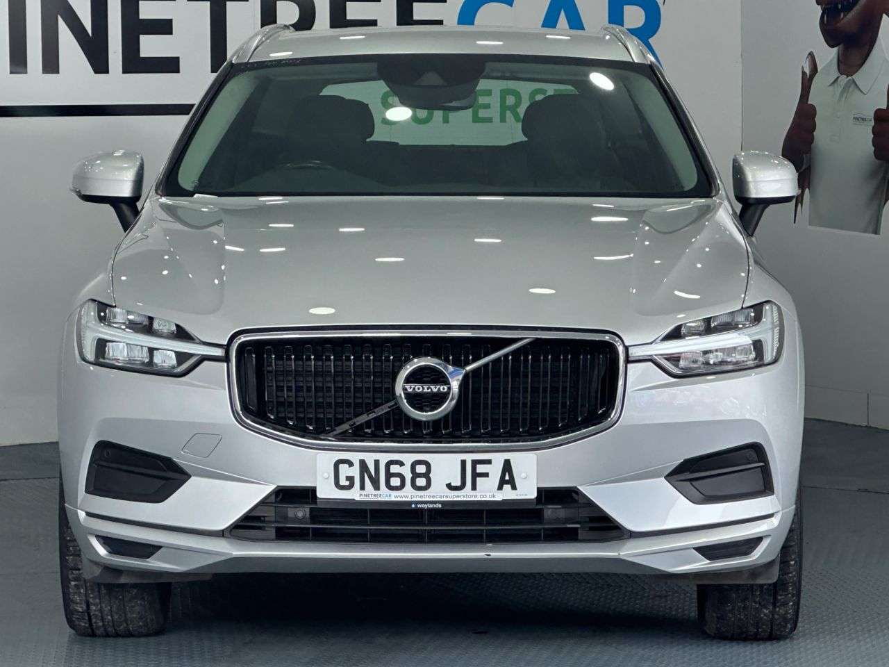A 2018 VOLVO XC60 2.0 D4 Momentum SUV 5dr Diesel Manual AWD Euro 6 (s/s) (190 ps) A 2018 VOLVO XC60 2.0 D4 Momentum SUV 5dr Diesel Manual AWD Euro 6 (s/s) (190 ps)