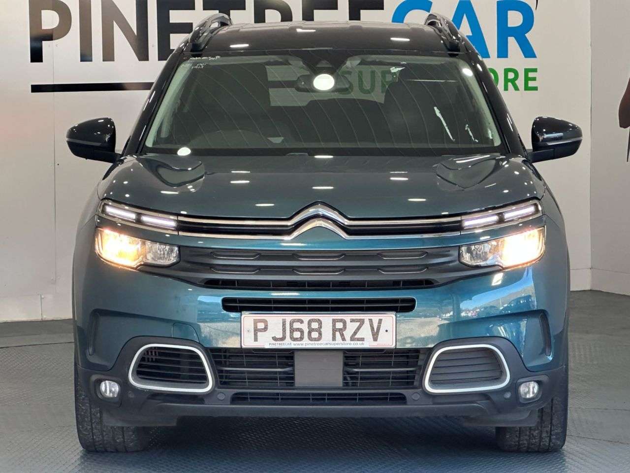 A 2019 CITROEN C5 AIRCROSS 1.2 PureTech Flair SUV 5dr Petrol Manual Euro 6 (s/s) (130 ps) A 2019 CITROEN C5 AIRCROSS 1.2 PureTech Flair SUV 5dr Petrol Manual Euro 6 (s/s) (130 ps)