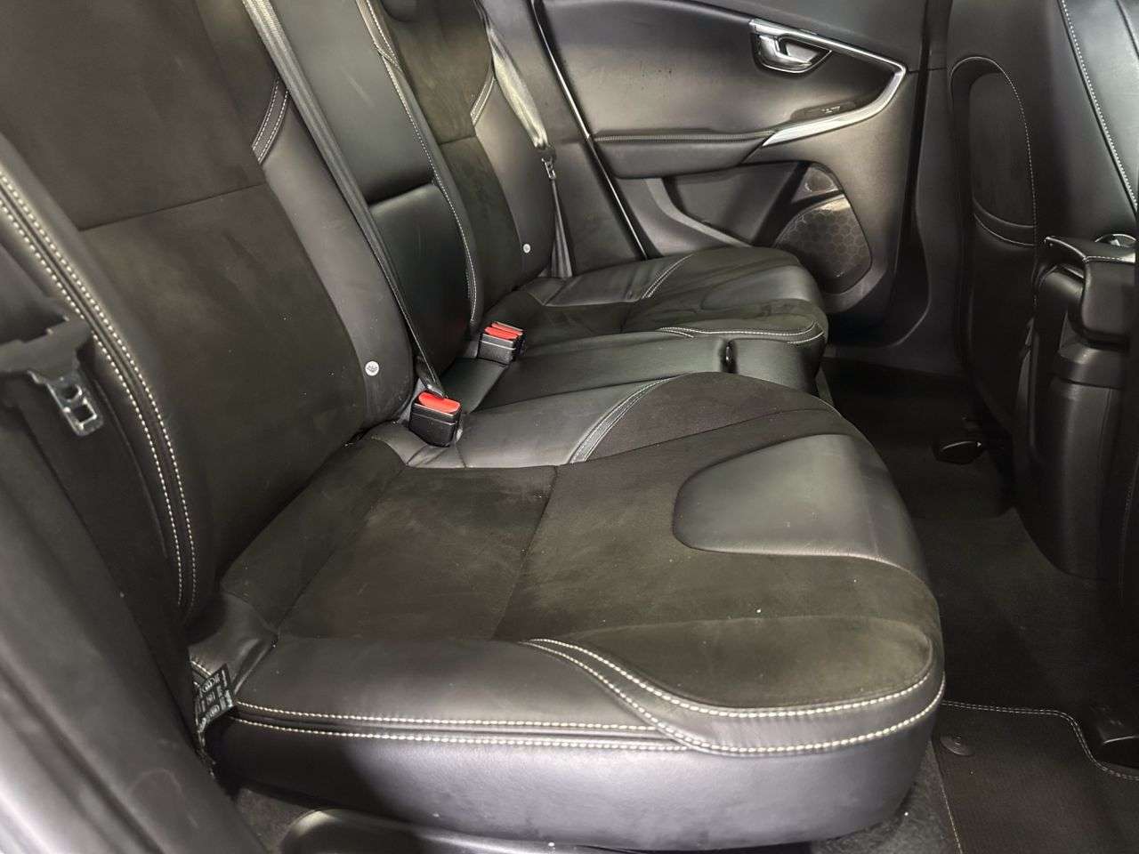 2018 VOLVO V40 2018 VOLVO V40