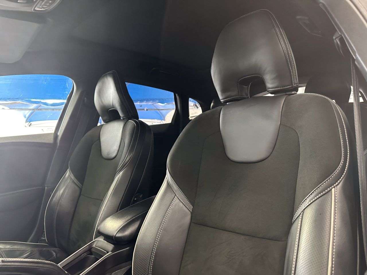 2018 VOLVO V40 2018 VOLVO V40