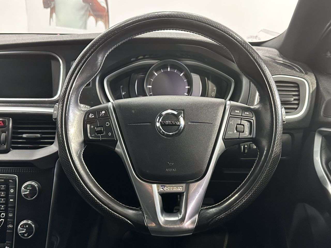 2018 VOLVO V40 2018 VOLVO V40