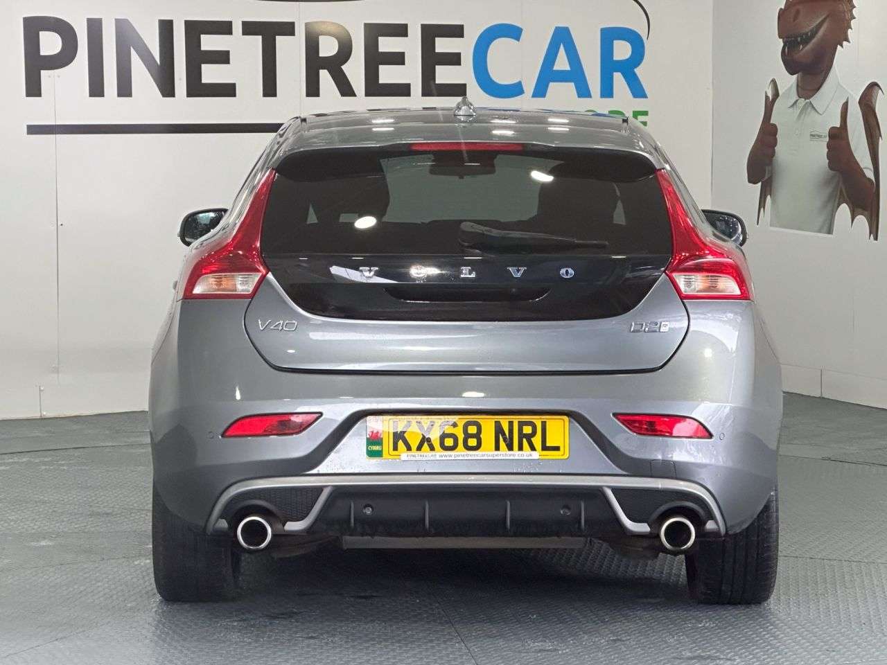 2018 VOLVO V40 2018 VOLVO V40