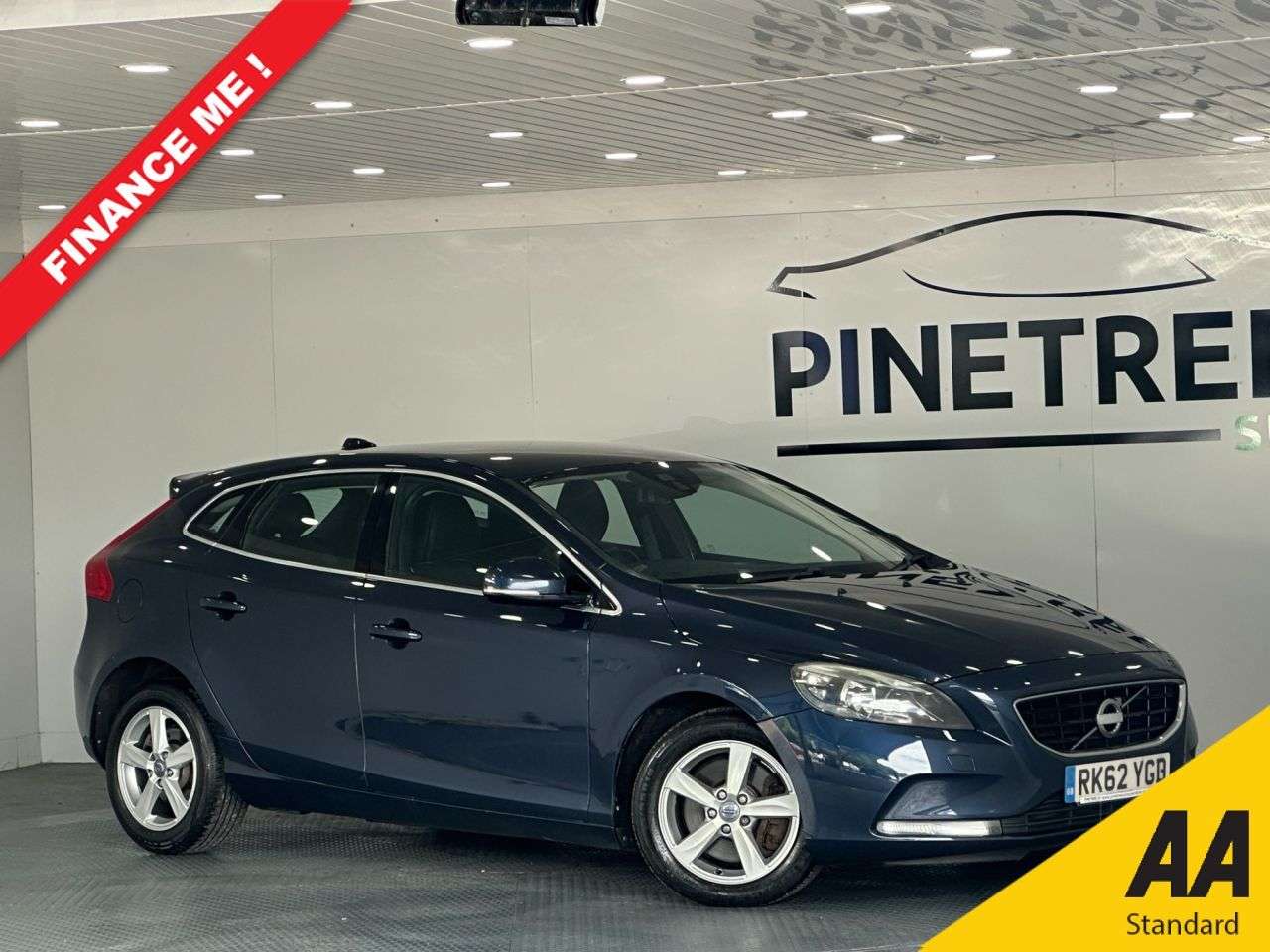 A 2012 VOLVO V40 2.0 D3 SE Hatchback 5dr Diesel Geartronic Euro 5 (s/s) (150 ps) A 2012 VOLVO V40 2.0 D3 SE Hatchback 5dr Diesel Geartronic Euro 5 (s/s) (150 ps)