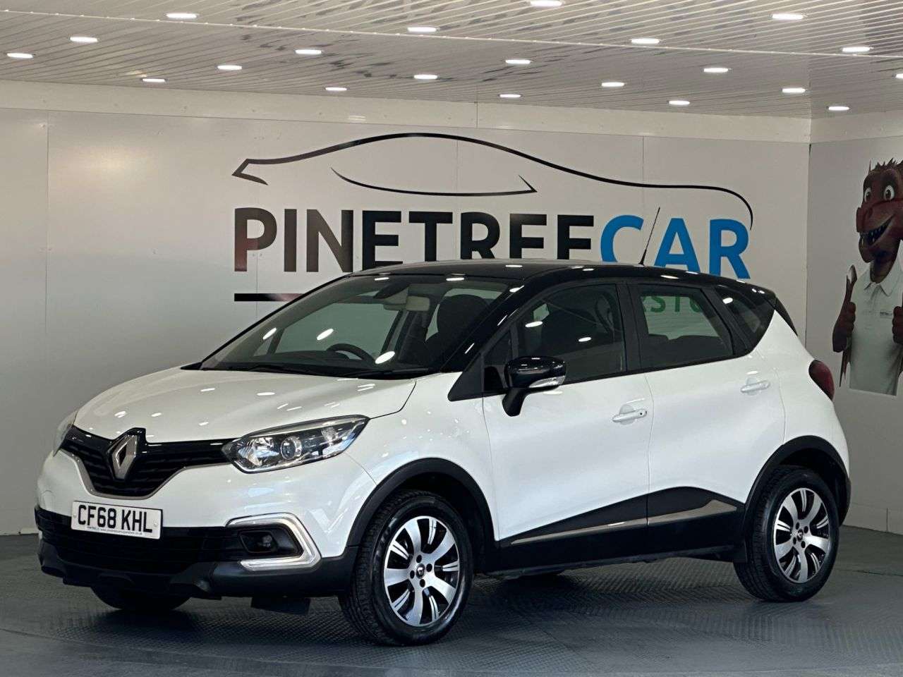 A 2019 RENAULT CAPTUR 0.9 TCe ENERGY Play SUV 5dr Petrol Manual Euro 6 (s/s) (90 ps) A 2019 RENAULT CAPTUR 0.9 TCe ENERGY Play SUV 5dr Petrol Manual Euro 6 (s/s) (90 ps)