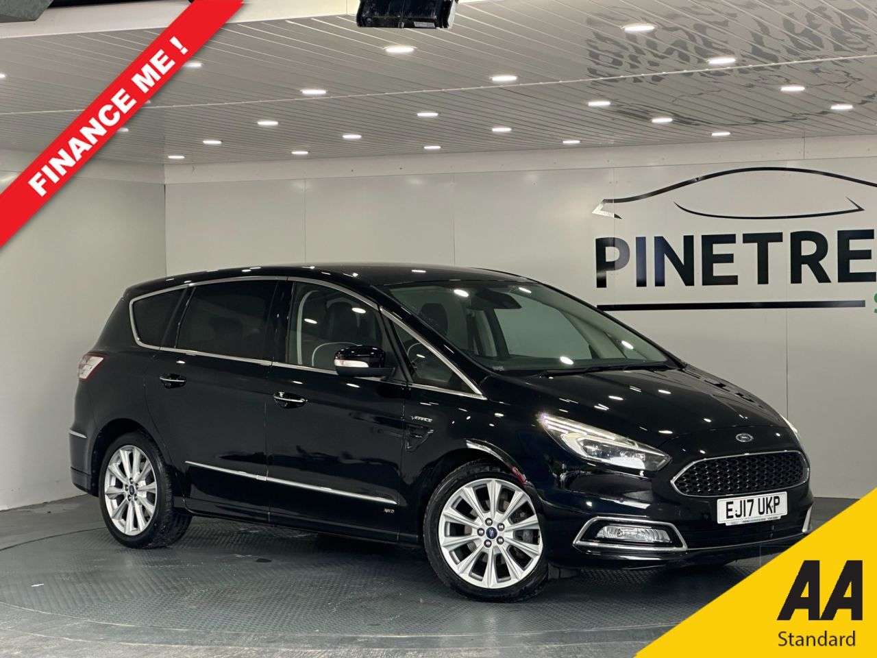 A 2017 FORD S-MAX 2.0 TDCi Vignale MPV 5dr Diesel Powershift Euro 6 (s/s) (180 ps) A 2017 FORD S-MAX 2.0 TDCi Vignale MPV 5dr Diesel Powershift Euro 6 (s/s) (180 ps)