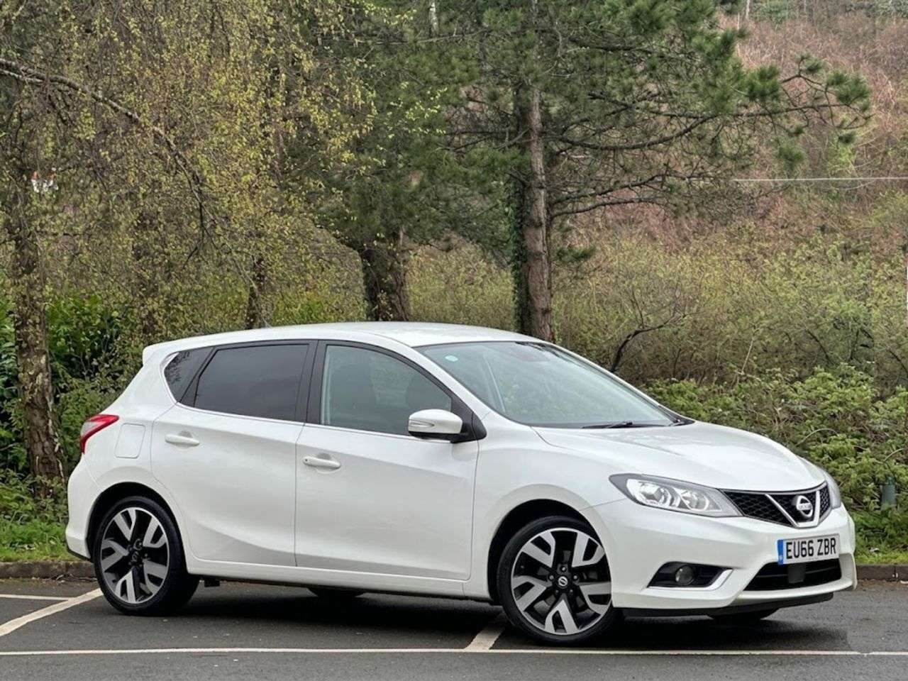 A 2016 NISSAN PULSAR 1.2 DIG-T Tekna Hatchback 5dr Petrol Manual Euro 6 (s/s) (115 ps) A 2016 NISSAN PULSAR 1.2 DIG-T Tekna Hatchback 5dr Petrol Manual Euro 6 (s/s) (115 ps)