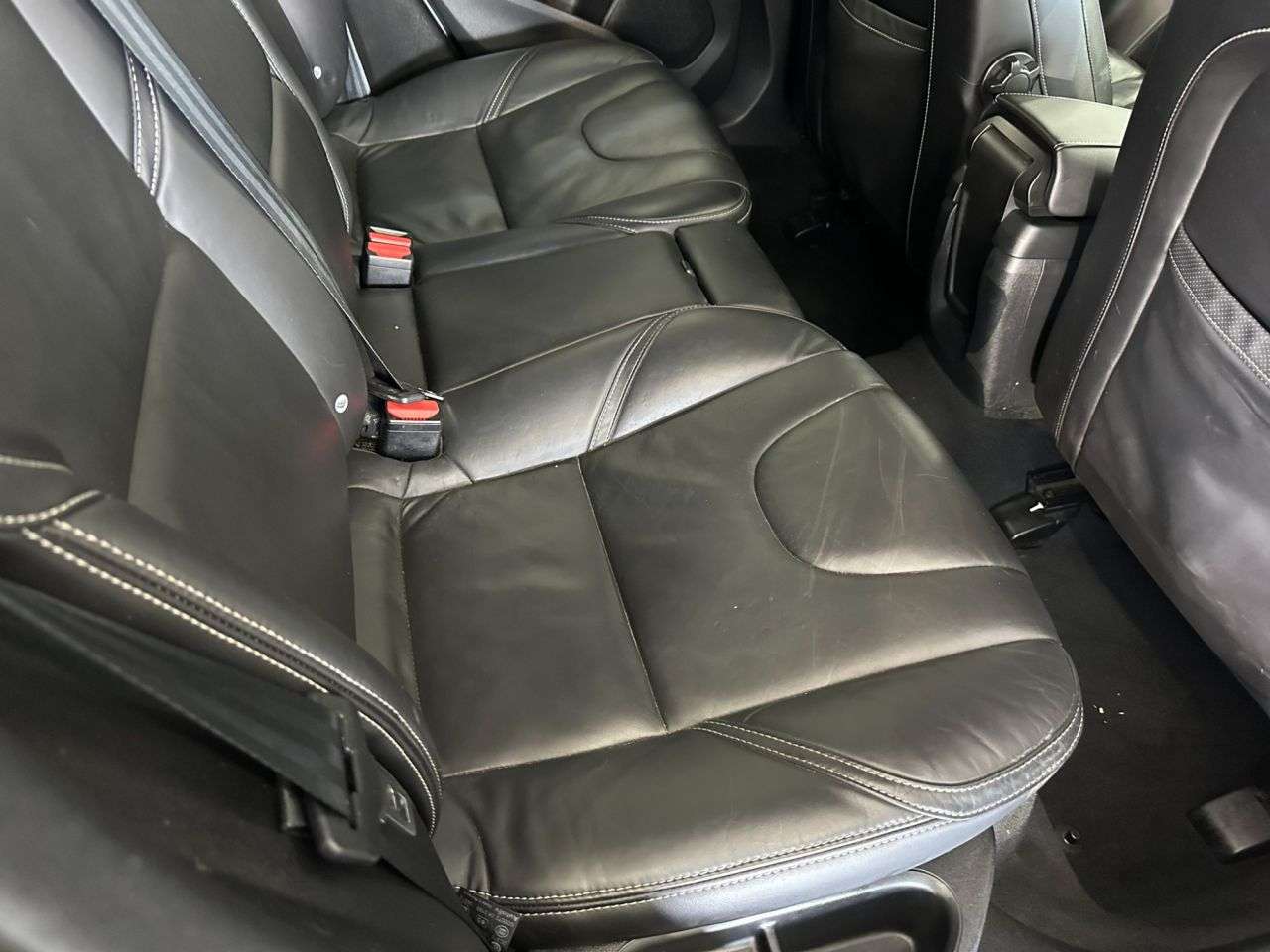 2019 VOLVO V40 2019 VOLVO V40