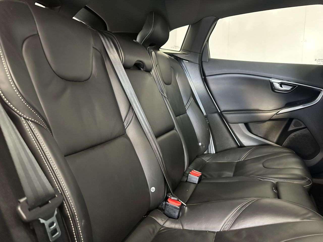 2019 VOLVO V40 2019 VOLVO V40