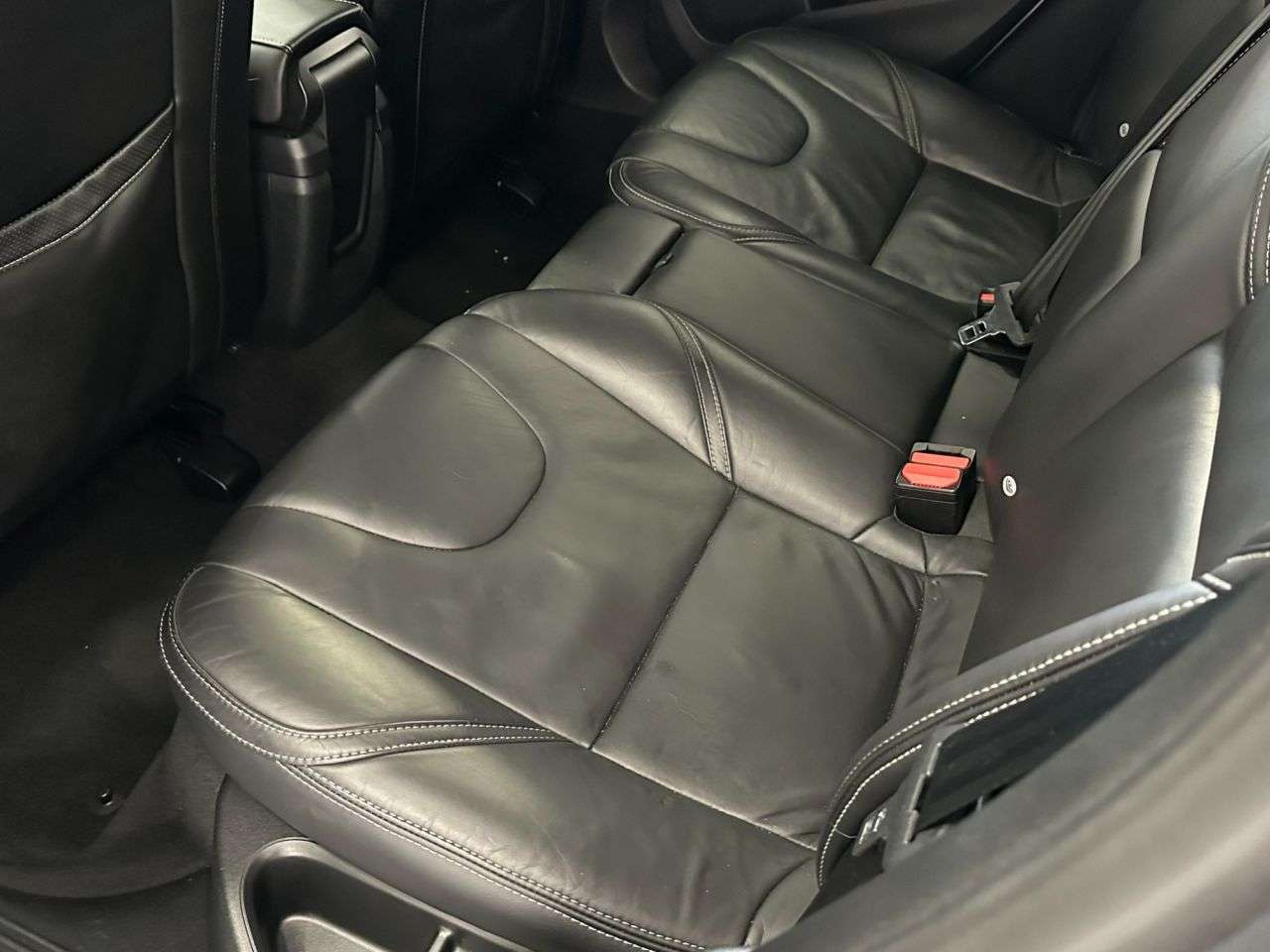 2019 VOLVO V40 2019 VOLVO V40