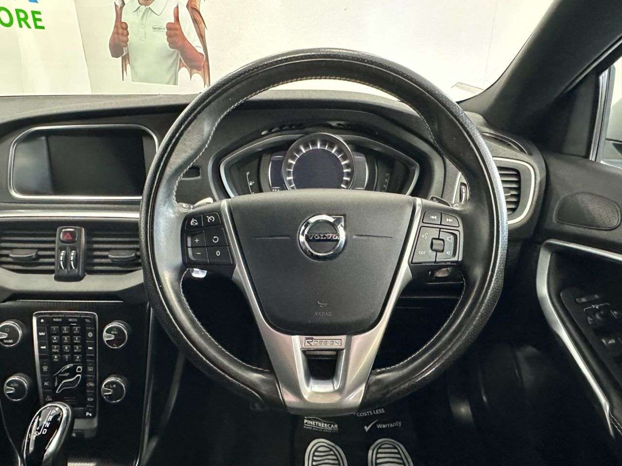 2019 VOLVO V40 2019 VOLVO V40