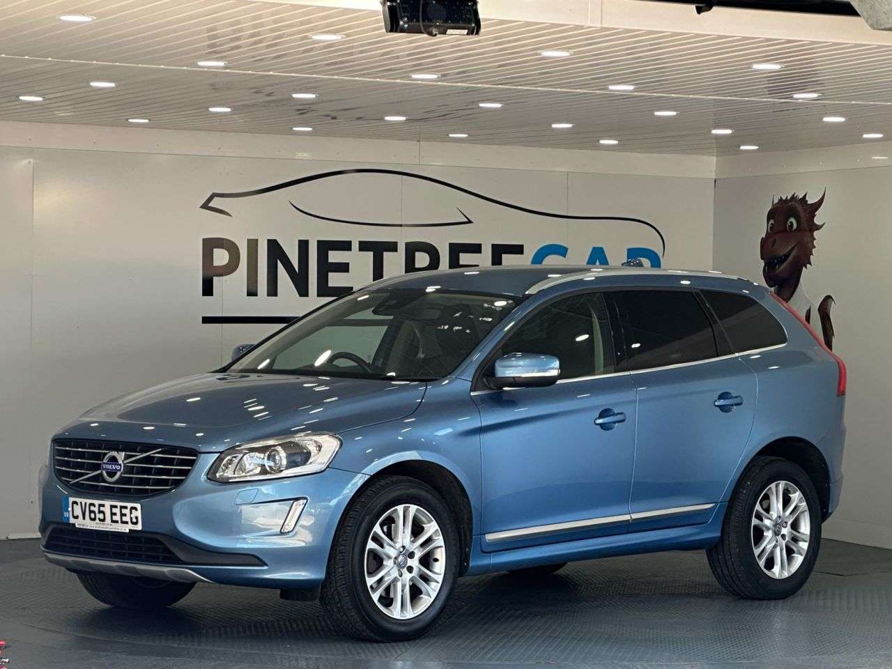 A 2015 VOLVO XC60 2.4 D4 SE Lux Nav SUV 5dr Diesel Auto AWD Euro 6 (s/s) (190 ps) A 2015 VOLVO XC60 2.4 D4 SE Lux Nav SUV 5dr Diesel Auto AWD Euro 6 (s/s) (190 ps)