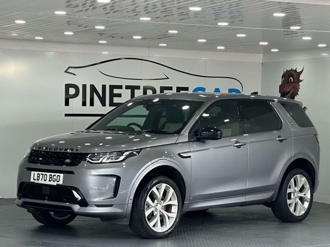 A 2021 LAND ROVER DISCOVERY SPORT 2.0 D200 MHEV R-Dynamic S Plus SUV 5dr Diesel Auto 4WD Euro 6 (s/s) (204 ps A 2021 LAND ROVER DISCOVERY SPORT 2.0 D200 MHEV R-Dynamic S Plus SUV 5dr Diesel Auto 4WD Euro 6 (s/s) (204 ps