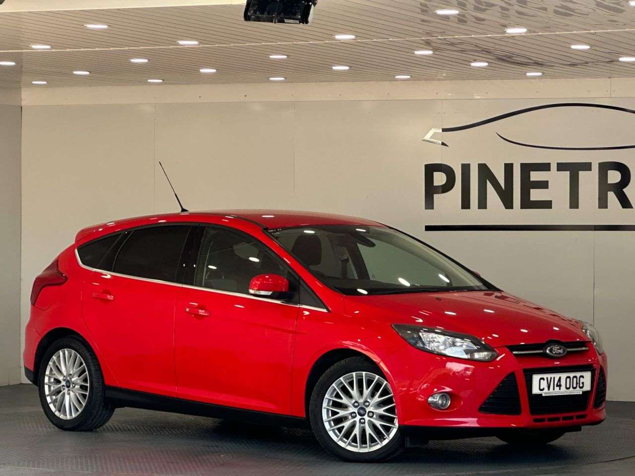 A 2014 FORD FOCUS 1.6 TDCi Zetec Navigator Hatchback 5dr Diesel Manual Euro 5 (s/s) (115 ps) A 2014 FORD FOCUS 1.6 TDCi Zetec Navigator Hatchback 5dr Diesel Manual Euro 5 (s/s) (115 ps)