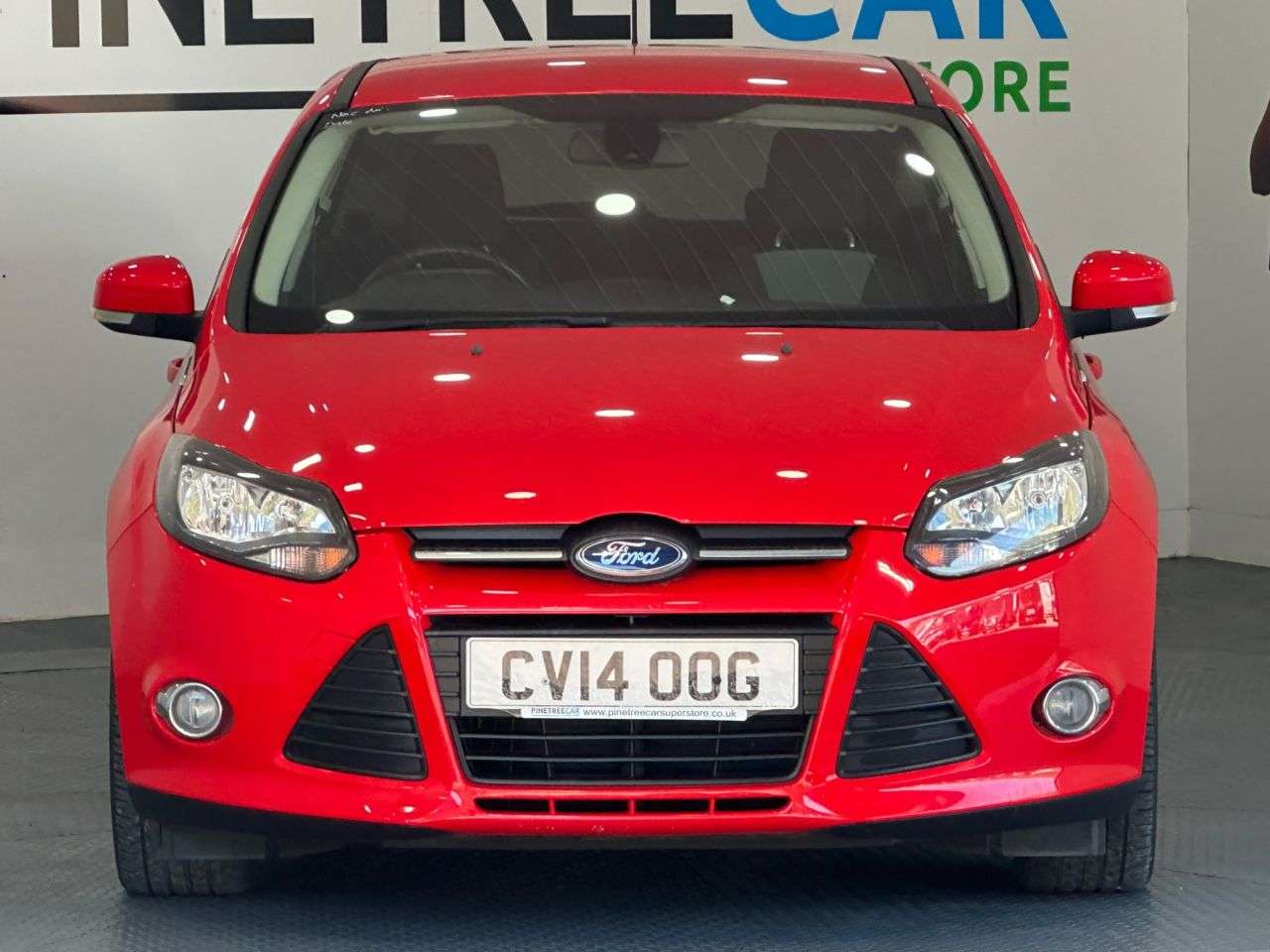 A 2014 FORD FOCUS 1.6 TDCi Zetec Navigator Hatchback 5dr Diesel Manual Euro 5 (s/s) (115 ps) A 2014 FORD FOCUS 1.6 TDCi Zetec Navigator Hatchback 5dr Diesel Manual Euro 5 (s/s) (115 ps)